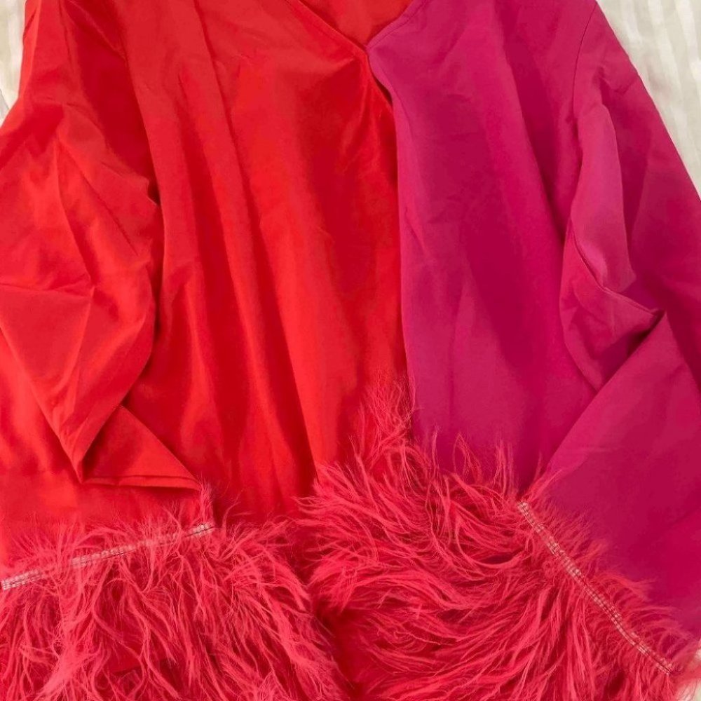 top trends colorblock blouse with faux furry fuzzy cuffs - Picture 8 of 9